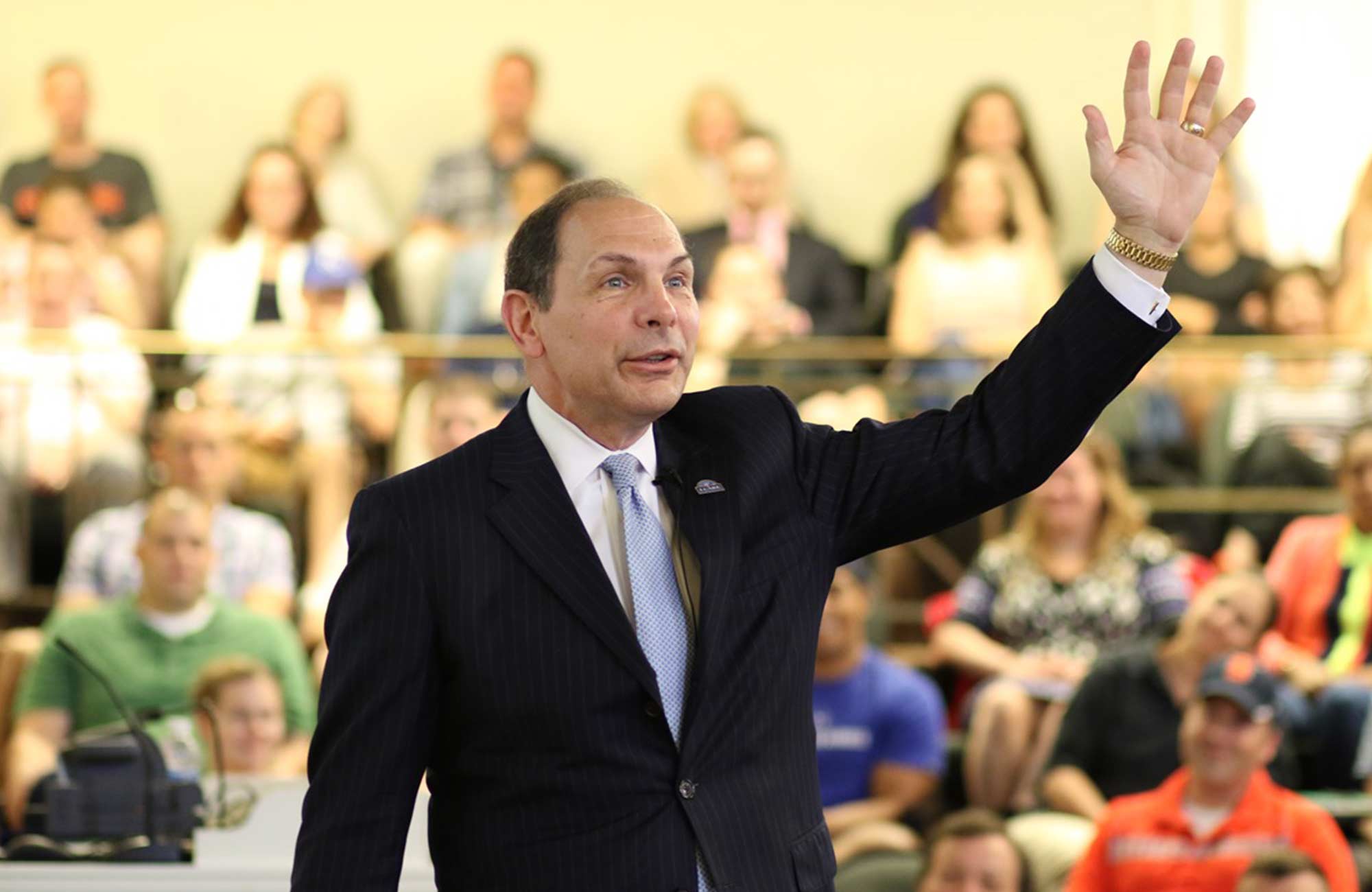 VA secretary robert mcdonald